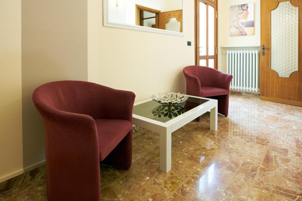 Cinzia'S Holiday Home Desenzano del Garda Dış mekan fotoğraf